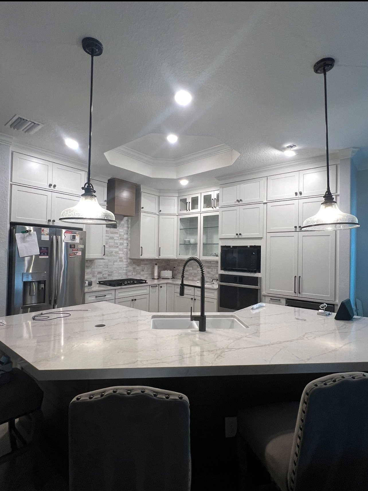 Finished kitchen with quartz island